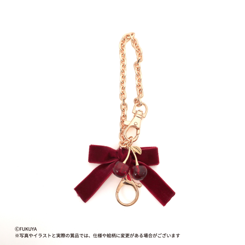 キラキラなチェリーのついた、リボンチャームです。B賞と合わせて使用可能。<br>
(【チェーン長さ】約22cm（ナスカン含む）【リボン】約W6.0×H5.5cm)