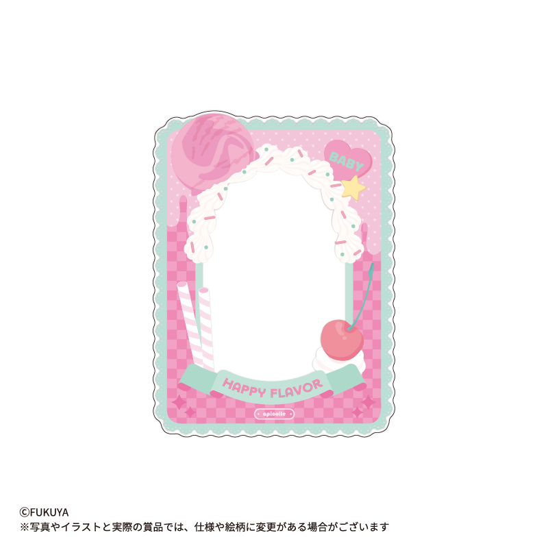 パフェにアイスがのっているようなかわいいポップなデザインの硬質ケース。内寸はカードサイズです。<br>(【本体】約W8.3×H11.2cm
/【内寸】約W7.4×H9.4cm)